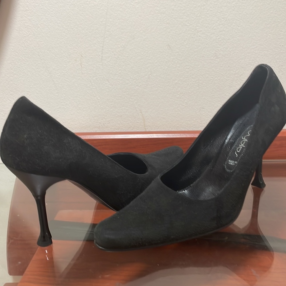 Very elegant suede shoes classic made in Italy